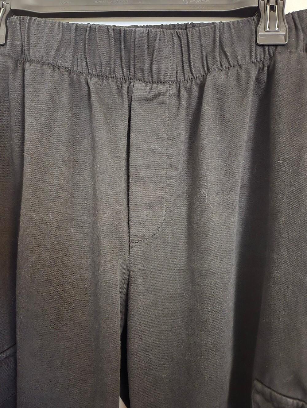 GAP Women's Twill Cargo Pants in Black - Picture 5 of 6